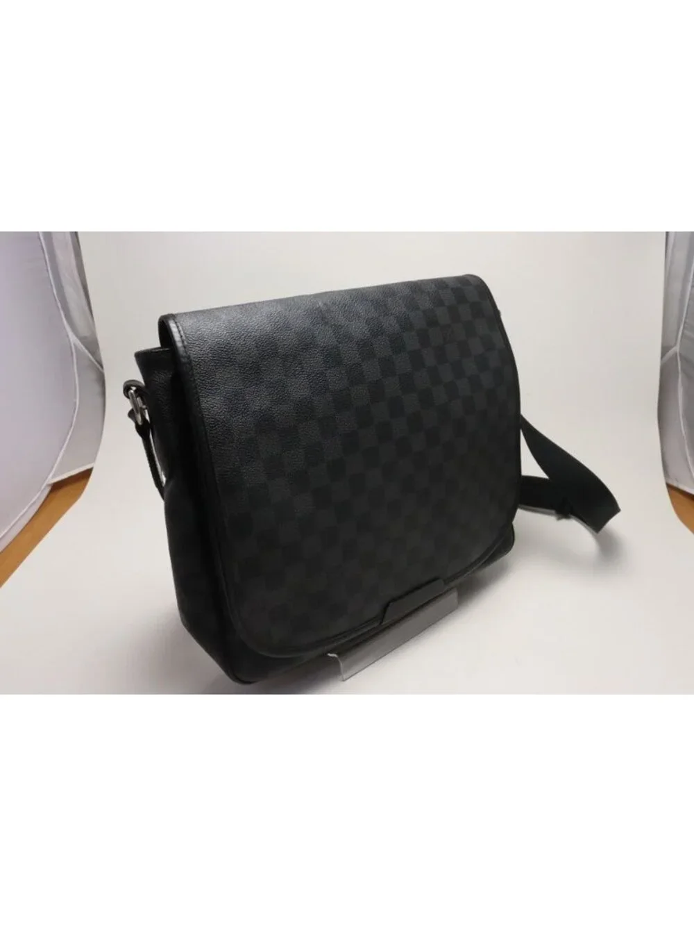 Louis Vuitton Daniel MM Damier Graphite Shoulder